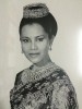 รูปพิมพ์เก่าสมเด็จพระราชินีขาวดำในกระดาษสำนักพุทธบูชาอย่างหนา