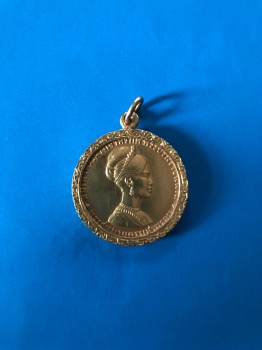เหรียญทองคำราชินีครบ 3 รอบใหญ่หนัก 1 บาทเสี่ยมทองคำ