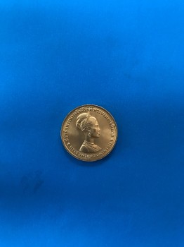 เหรียญทองคำราชินีครบ 3 รอบ เหรียญกลางหนัก 50 สตางค์