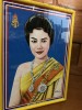 รูปถ่ายราชินีทรงชุดไทยจากภาพวาด