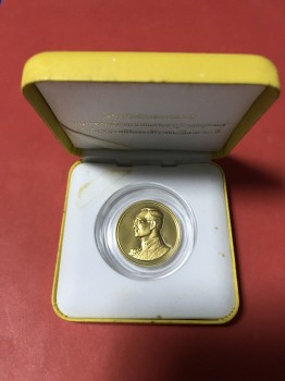 เหรียญที่ระลึกเฉลิมพระเกียรตฺพระบาทสมเด็จพระปรมินทรมหาภูมิพลอดุลยเดช เนื่องในพระราชพิธี ฉลองสิริราชสมบัติครบ 60 ปีเนื้อทองคำ หนัก 20 กรัม