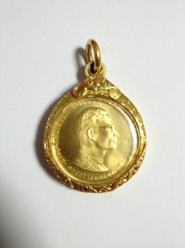 เหรียญกษาปณ์เนื้อทองคำในหลวงครองราชย์ 25 ปี ภปร 800