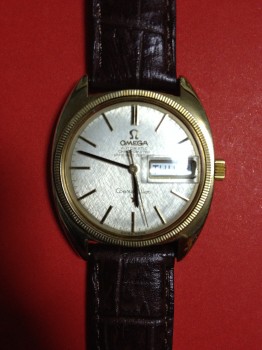 นาฬิกาโอเมก้ารุ่นจานบินหุ้มทอง  เก่าเก็บแทบไม่ได้ใช้เลยสวยงามสุด ๆ เดิม ๆ
