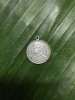 เหรียญพระราชทานห่วงเชื่อมพิมพ์ตื้นเนื้อเงิน บล็อกนิยม ปี2493 เลี่ยมกรอบเงินโบราณยกซุ้มเปิดฝาได้พร้อมใช้