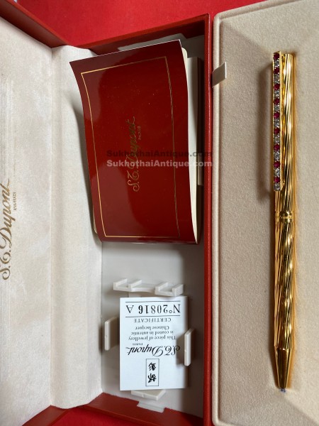 ปากกา St.DUPONT  Made in France ทอง 18 K ฝังพลอยสีแดง 9 เม็ด ของใหม่เก่าเก็บพร้อมกล่องและใบเซอร์ ด้ามที่ 5 สวยหรู ( S/N 0041190 )