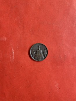 เหรียญพระแก้วมรกตทรงเครื่องฤดูหนาว ปี 2525 เนื้อทองแดง