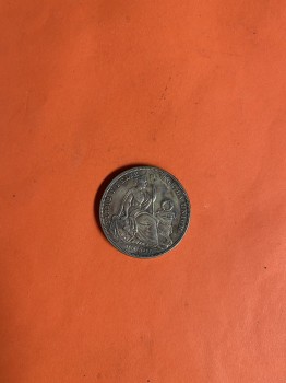เหรียญเก่าเนื้อเงินประเทศ PERU  สมัย FIRME Y FELIZ POR LA UNION  ปี19241 มูลค่า UN SOL ตรงกับสมัย ร.6  ( พ.ศ.2467 )