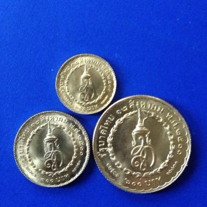 เหรียญทองคำพระชนมายุครบ 3 รอบราชินี ปี2511 มี  2 เหรียญ คือ เหรียญ 150 กับเหรียญ 300  รวม นำ้หนัก 3 สลึง - Image 4