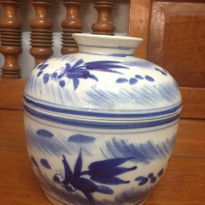 โถโบราณเก่าลาย กุ้งและปู พร้อมฝาเดิม สภาพสมบูรณ์มีรอยร้าวที่ฝา ตามสภาพความเก่าไม่มีการซ่อม - Image 2