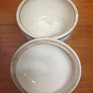 โถโบราณเก่าลาย กุ้งและปู พร้อมฝาเดิม สภาพสมบูรณ์มีรอยร้าวที่ฝา ตามสภาพความเก่าไม่มีการซ่อม - Image 4