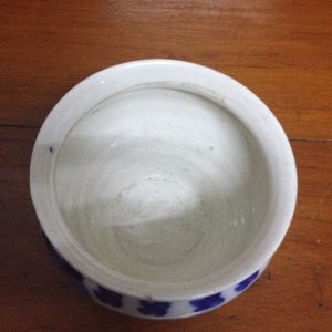 โถโบราณเก่าเนื้อแกร่งลายผักชีดอกไม้ใบเล็ก สภาพสมบูรณ์มาก ไม่มีการซ่อมใดๆ - Image 3