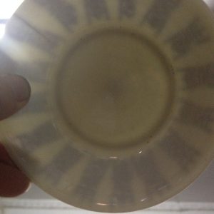 ถ้วยกังใสเนื้อแกร่งโบราณขาวฟ้า ลายภาษาจีน มีรอยร้าวหนึ่งเส้น ไม่ผ่านการซ่อม - Image 4