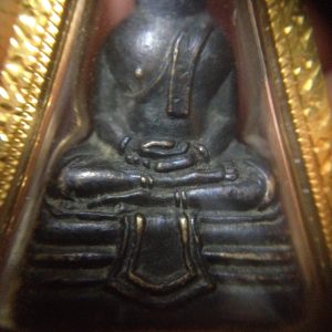 พระกริ่งหลวงพ่อโสธร รุ่นแรก พิมพ์พระพักตร์กลางปี 2500  เลี่ยมทองเก่าอย่างหนายกซุ้ม - Image 2