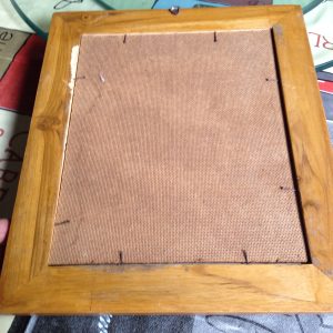 รูปถ่ายในหลวงทรงชุดคลุมกษัตริย์นั่งบัลลังก์ขนาด 11'x13'อยู่ในกรอบไม้อย่าง มีรูปราชินีซ่ิอนอยู่ภายใน - Image 4