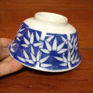 ถ้วยเก่าลายไผ่ มีภาษาจีนอยู่ก้นถ้วย 4 ตัว - Image 2