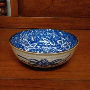 ชามเก่าลายดอกไม้ฟ้าขาวสวยงาม ออกแบบโดยชาวญี่ปุ่น ผลิตโดยช่างไทย - Image 2