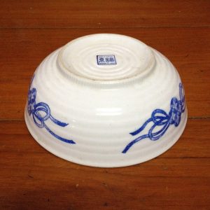 ชามเก่าลายดอกไม้ฟ้าขาวสวยงาม ออกแบบโดยชาวญี่ปุ่น ผลิตโดยช่างไทย - Image 3