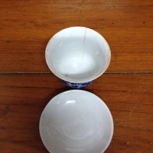 ถ้วยน้ำชากังใสลายดอกไม้พร้อมฝา - Image 4