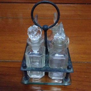 ชุดเครื่องปรุงแก้วแบบแก่าหาดูได้ยากขึ้นทุกวัน ชุดที่ 1 - Image 2