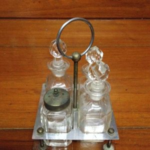 ชุดเครื่องปรุงแก้วแบบแก่าหาดูได้ยากขึ้นทุกวัน ชุดที่ 2 - Image 3