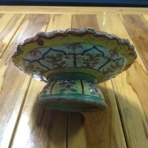 จานเชิงโบราณเก่าสมัยอยุธยา สีเหลืองเขียวใบเล็กด้านใต้มีลายต่อดอก สภาพใช้สมบูรณ์ไม่มีการซ่อมเลย หายากแล้วสภาพนี้ - Image 3