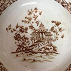 จานกระเบื้องเก่าญี่ปุ่น รูปวิวบ้านแม่น้ำสีขาว น้ำตาล สวยงามมากๆ - Image 3