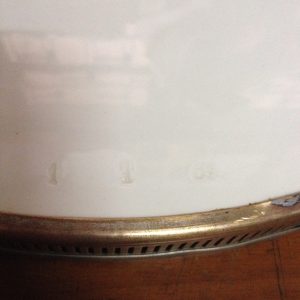 ถาดกระเบื้องโบราณขนาด 13.5"ลาย " เจริญ " สไตล์ วิคตอเรีย ใหญ่ขนาดนี้หายากมาก (ด้านหลังมีเหล็กคาดพร้อมดุมครบ) - Image 4