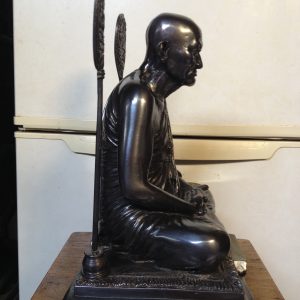 รูปหล่อองค์หลวงพ่อเงินเนื้อทองเหลืองรมดำขนาดหน้าตัก 9" รุ่นจัดสร้างโรงพยาบาลตระพานหิน จ.พิจิตรปี 2537 - Image 4