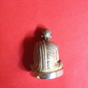 หล่อองค์ลอยหลวงพ่อคูณเนื้อเงินรุ่นรำ่รวยทวีคูณปี 2539 หน้าตัก1"สูง1"2หุน น้ำหนัก 30.6 กรัม - Image 3