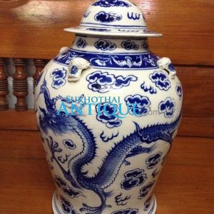 โอ่ง(โถ)กระเบื้องโบราณสีขาวลายมังกรสีฟ้ามีเล็บ 5 เล็บสองตัวกำลังเล่นลูกไฟ พร้อมฝา - Image 2