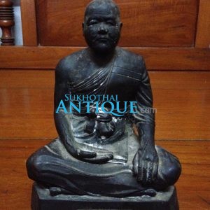 หล่อหลวงพ่อนุ้ยเนื้อสัมฤทธิ์หน้าตักขนาด 4" ปี พ.ศ.2520 คมชัดสวยงามมากๆ - Image 2