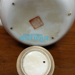 กานํ้าชาจีนลวดลายภาพวาดสวยงามพร้อมหูหิ้วสภาพสมบูรณ์ - Image 4