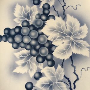 ถาดกระเบื้องโบราณสมัย ร.5 รูปไข่ใบใหญ่มากๆ ขนาด 13 1/2" X 18" รูปพลวงองุ่นเทาขาว มีรอยร้าวอยู่หนึ่งเส้นไม่สังเกตุแทบไม่เห็น นอกนั้นสมบูรณ์หมด - Image 3