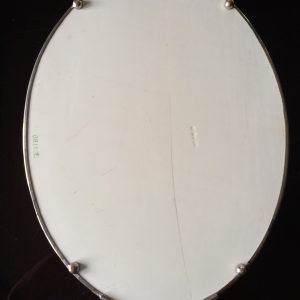 ถาดกระเบื้องโบราณสมัย ร.5 รูปไข่ใบใหญ่มากๆ ขนาด 13 1/2" X 18" รูปพลวงองุ่นเทาขาว มีรอยร้าวอยู่หนึ่งเส้นไม่สังเกตุแทบไม่เห็น นอกนั้นสมบูรณ์หมด - Image 4