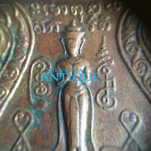 เหรียญขอเบ็ดพระร่วงรูปทรงยืนเนื้อทองแดงเก่าเดิมๆคมชัดมาก หลังเป็นพระพุทธ สร้างปี พ.ศ.2509 พบเห็นจำนวนน้อยมาก - Image 3