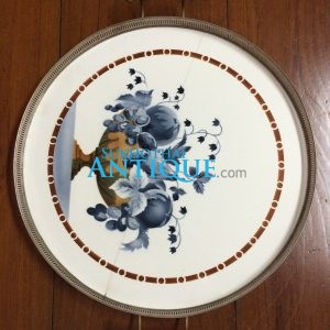 ถาดกระเบื้องโบราญสมัย ร.5 ขนาด สผ.16"ผลิตในประเทศเยอรมัน ลายศิลป์ผลไม้อยู่ในแจกันมีรอยร้าวอยู่หนึ่งเส้น นอกนั้นทุกอย่างสภาพสมบูรณ์สวยงามคลาสสิก - Image 2