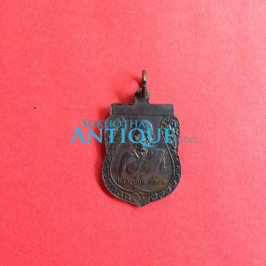 เหรียญเสมาทองแดงกะไหล่ทอง หลวงพ่อเรืองฤทธิ์ หลังหลวงปู่มั่น ปี 2521 - Image 2