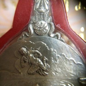 เหรียญพระมหาชนกเนื้อเงินพิมพ์เล็ก พร้อมกล่องและหนังสือ - Image 3