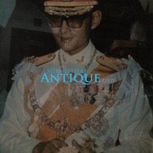 รูปสีในหลวงทรงเครื่องแบบจอมทัพ - Image 2