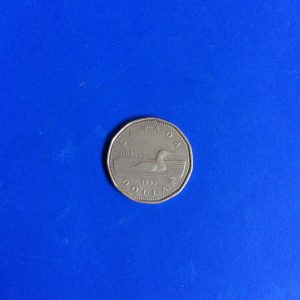 เหรียญ DOLLAR  CANADA หน้าเป็นรูป พระนางอลิสเบ็ธ หลังรูปเป็ดเล่นน้ำ โลหะเนื้อกะไหล่นาก - Image 2