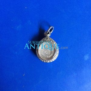เหรียญนางกวักเนื้อเงินลงยา หลวงพ่อทอง วัดก้อนแก้ว ปี 2525 - Image 3