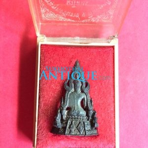 พระพุทธชินราช รุ่น ปฏิสังขรณ์ เนื้อนวะโลหะใต้ฐานอุดกริ่งตอกเลข 26 60 - Image 2