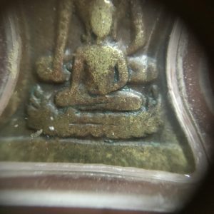 หลวงพ่อสองพี่น้องวัดหนองโว้ง จ.สุโขทัย เนื้อทองประสมห่วงเชื่อมหล่อโบราณรุ่น 1 ปี พ.ศ. 2472 ปลุกเสกโดยพระมหาโต๊ะ วัดเลียบ (วัดราชบูรณะ ) เลี่ยมพลาสติก - Image 4