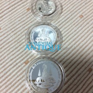 เหรียญฉลองสิริราชสมบัตครบ 50 ปี กาญจนาภิเษก รัชกาลที่ 9  9 มิ.ย.พ.ศ. 2539 เนื้อเงินขัดเงา 1ชุดมี3 เหรียญ หน้า 150,300และ600บาท - Image 4
