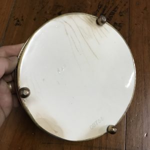 ถาดกระเบื้องโบราณกลมขนาด สผ. 6" ลายดอกสีชมพูบาน 2 ดอกตูม 1 ดอก มีรานเล็กน้อย - Image 4