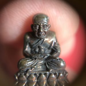 หล่อหลวงปุ่ทวด รุ่น 111 ปี กระทรวงกลาโหม เนื้อนวโลหะกลับดำ ปลุกเสกที่วัดช้างไห้กับวัดพระแก้ว - Image 4