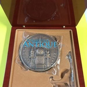 เหรียญ 60 ปี  บรมราชาภิเษก  5 พฤษภาคม 2553 “เราจะครองแผ่นดินโดยธรรม เพื่อประโยชน์สุขแห่งมหาชนชาวสยาม“ทองแดง7ซม.หนัก150g - Image 3