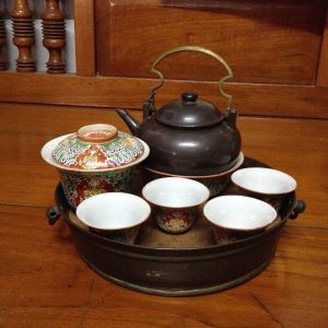 ชุดเบญจรงค์ลายเทพนม ครบชุด 7 ชิ้นเพิ่มชาป้านพร้อมกี๋ทองเหลืองเป็นชุดใหญ่ - Image 3