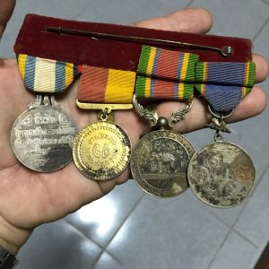 เหรียญเครื่องราชพร้อมแถบแพรเดิมๆ - Image 4