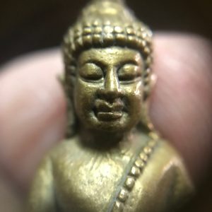 พระกริ่งหลวงปู่ทิมเนื้อทองเหลือง ไม่ทราบวัดตอกโค๊ตใต้ฐาน เสาร์ 5 - Image 4